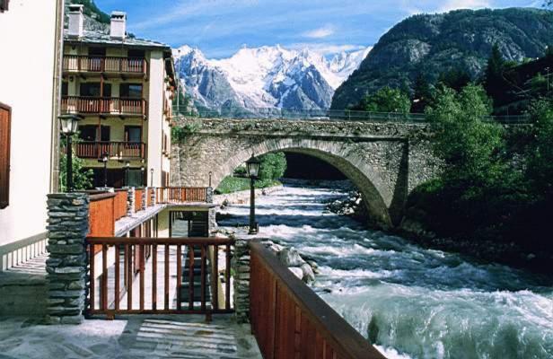 Hotel Tavernier Courmayeur Luaran gambar